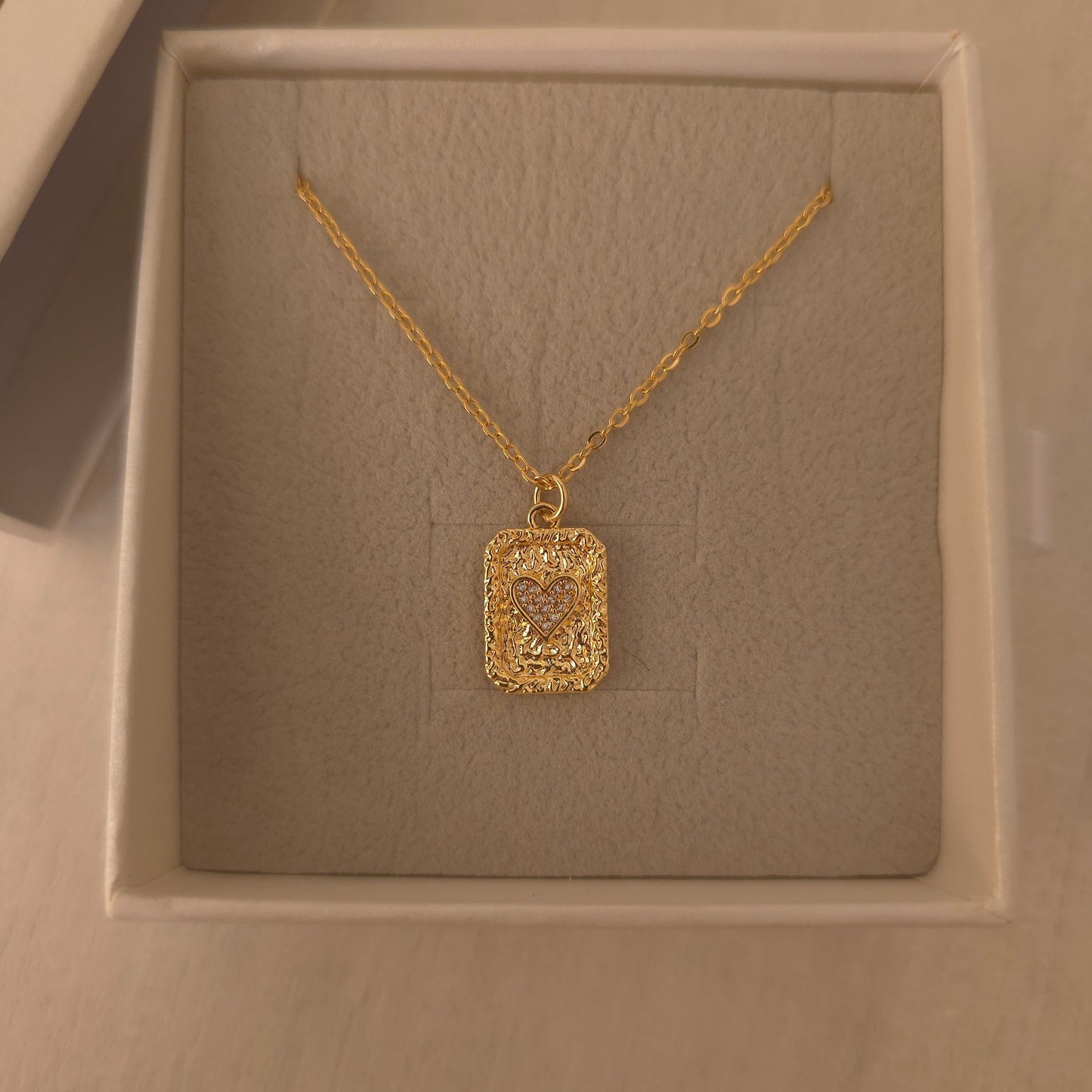 COLLAR CARTA CORAZÓN BAÑO DE ORO