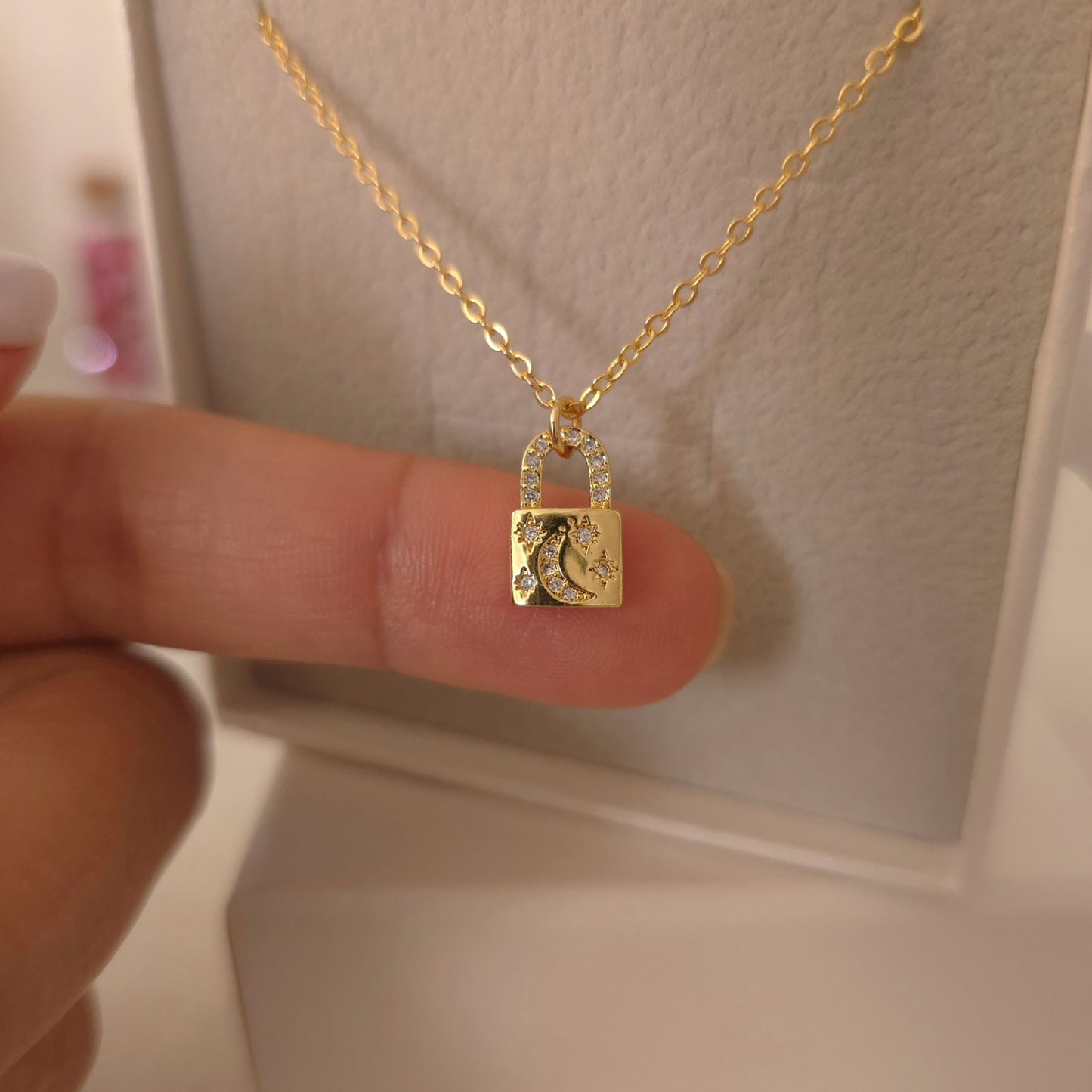 COLLAR CANDADO BAÑO DE ORO