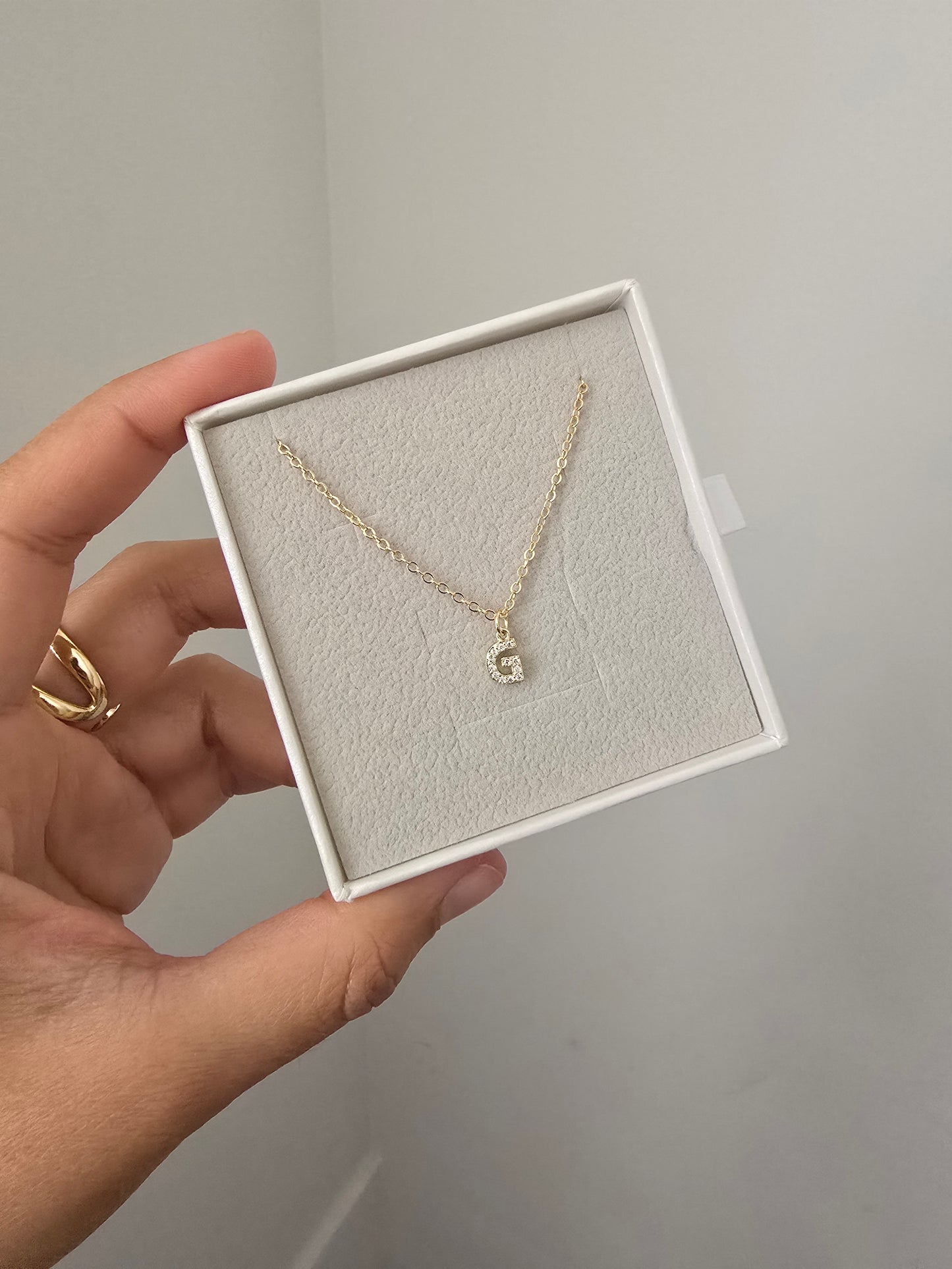 COLLAR INICIAL BAÑO DE ORO