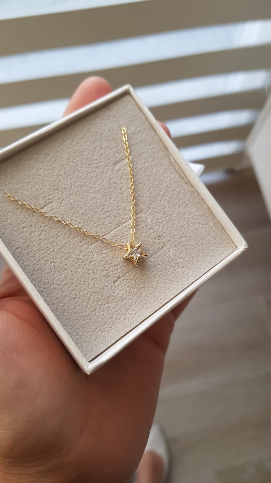 COLLAR PUNTO DE LUZ ESTRELLA