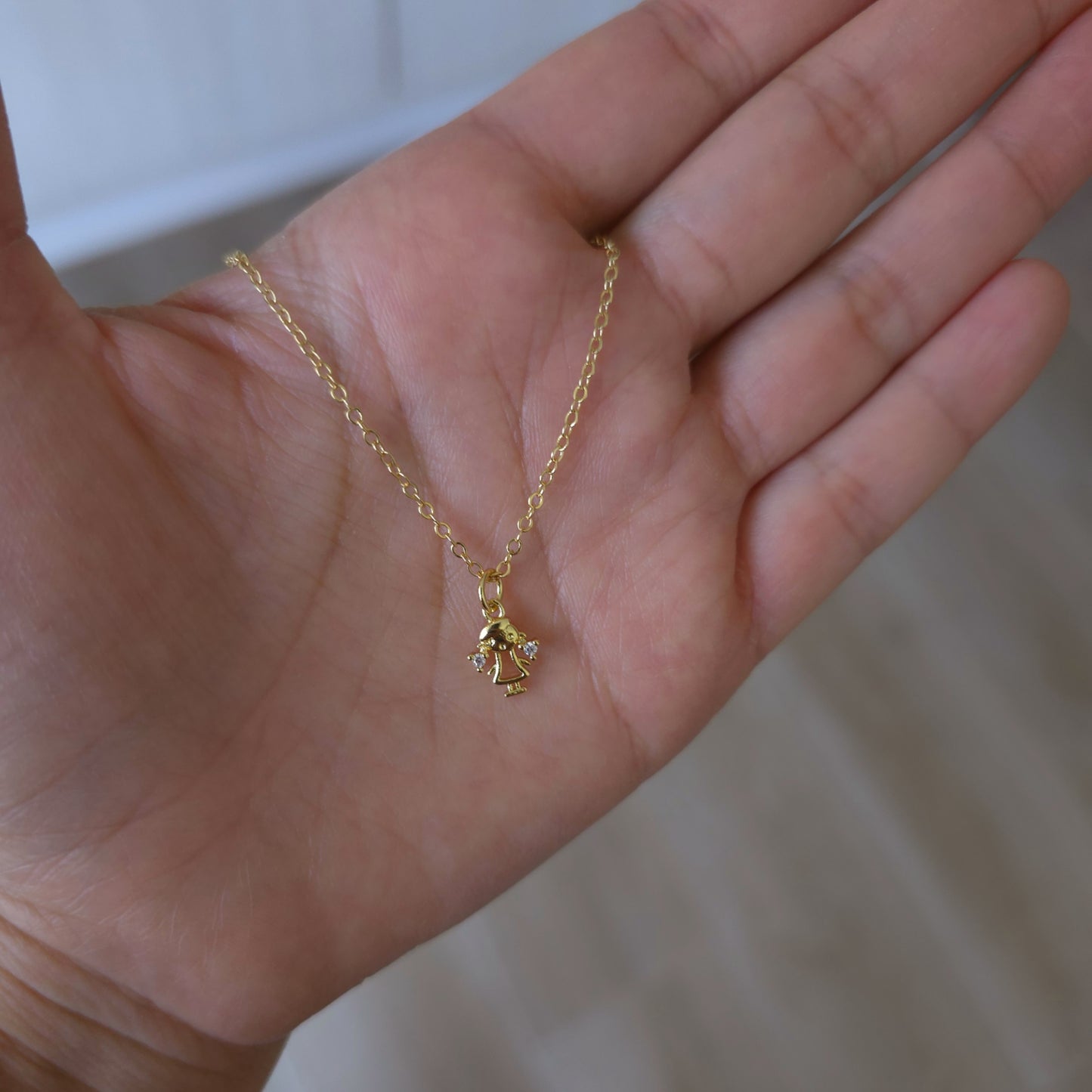 COLLAR CON COLGANTE NIÑO/A